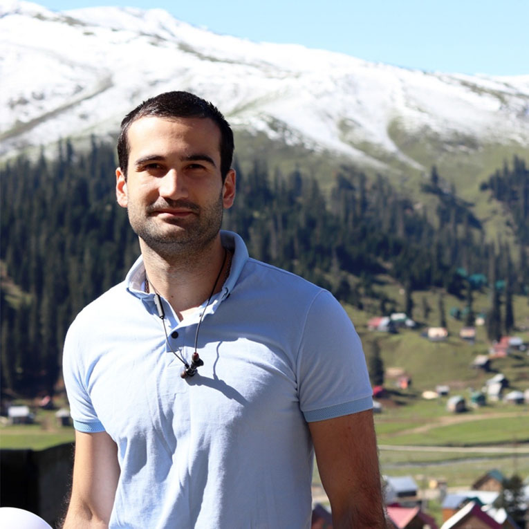 Saba Kobaxizis Da Elguja Arcemasvilis Samecniero Nasromi Warmodgenili Iqneba Madridsi